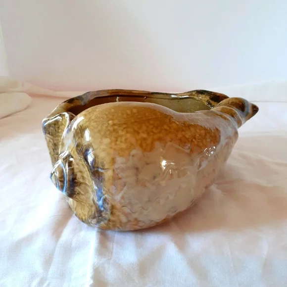 Conch Ceramic Shell Decor. - Picture 2 of 7